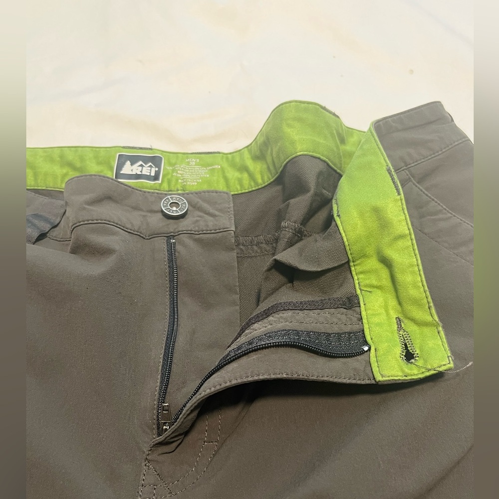 REI Men's Co - Op Sahara Dark Grey Lightweight Cargo Shorts Size 38 - Picture 5 of 12